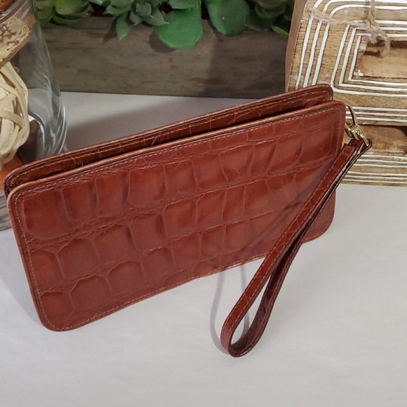 🏷Brand New Nine West Clutch - Picture 2 of 8